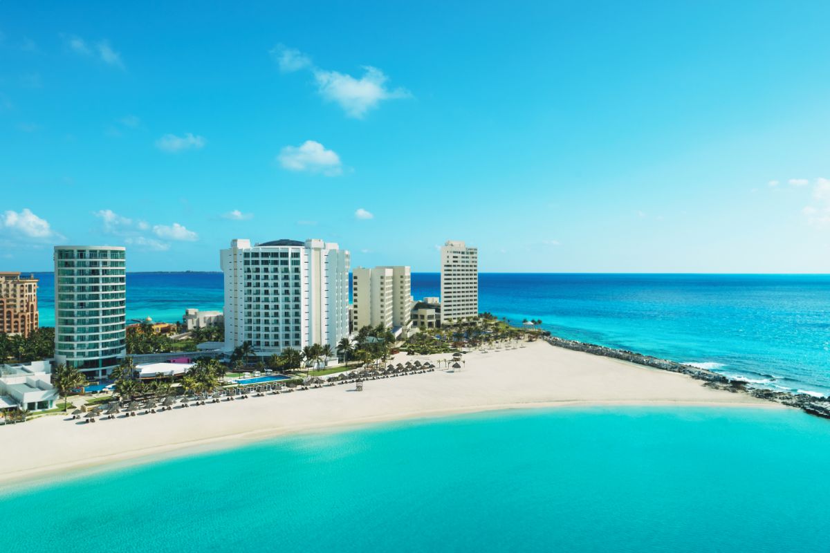 Krystal Grand Cancun